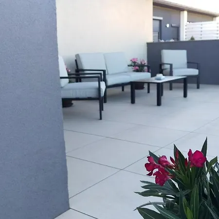 Mamaia Nord Apartman *